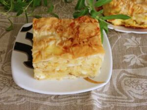 Тиропита с халлуми и мятой — кипрский сырный пирог из теста фило